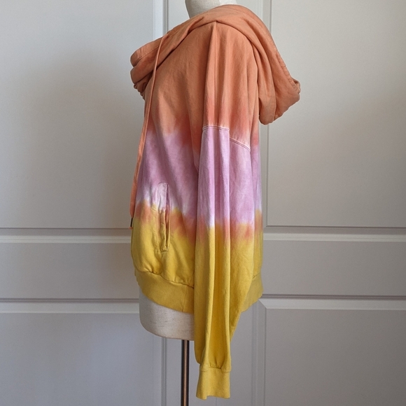 Young Fabulous & Broke Pullover Hooded Cowl  Pockets Tie Dye Orange Pink L NWT - Picture 10 of 16